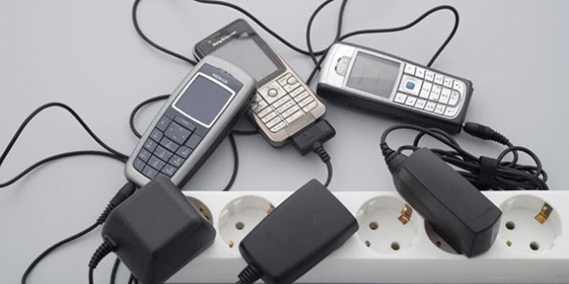 10 Kelebihan Handphone Jadul yang Gak Dimiliki Smarphone Masa Kini